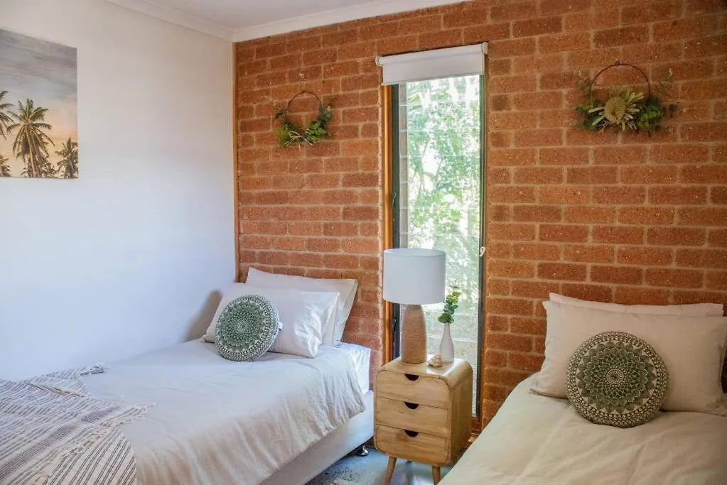 Beach Jungle - Pet-Friendly Hot Tub, Firepit & Pool In Beachside Hideaway Μπάιρον Μπέι 0*,