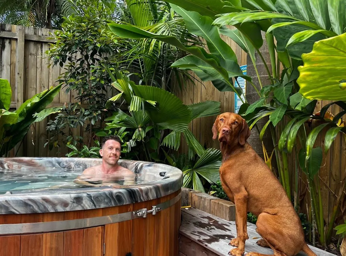Σπίτι διακοπών Beach Jungle - Pet-Friendly Hot Tub, Firepit & Pool In Beachside Hideaway Μπάιρον Μπέι